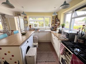 Kitchen- click for photo gallery